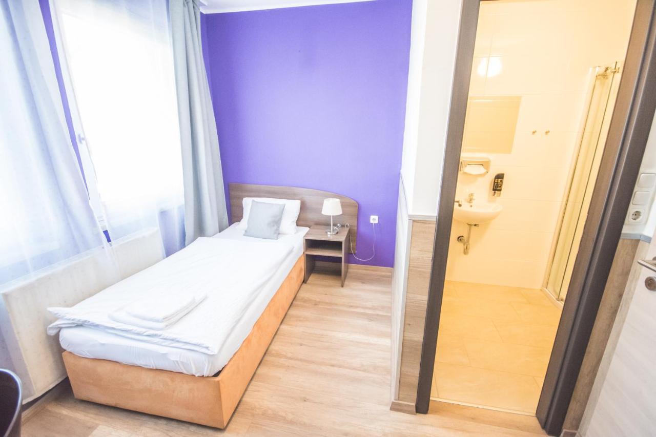 Hotel Turmfalke 24H Check In Linz Ngoại thất bức ảnh